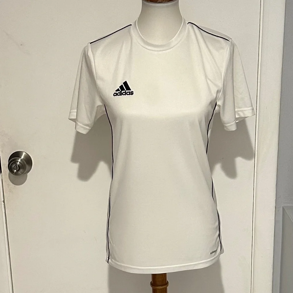 Adidas Aeroready Performance Shirt - Size XS.‎
